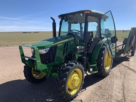 2021 John Deere 5075E Equipment Image0