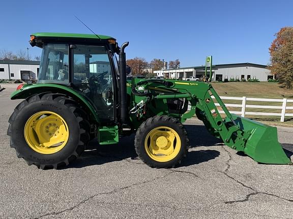 Main image John Deere 5075E 15