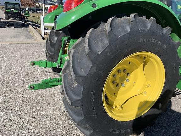Thumbnail image John Deere 5075E 23