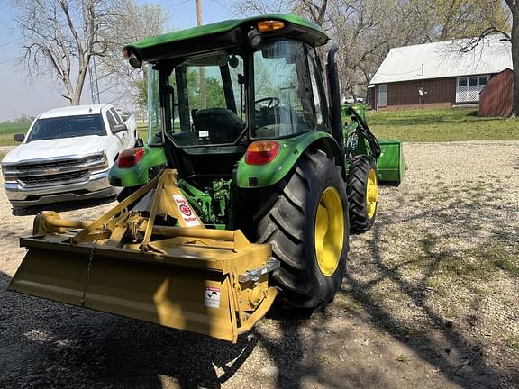 Image of John Deere 5075E equipment image 4