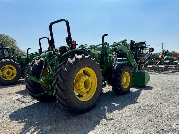 Image of John Deere 5075M equipment image 2