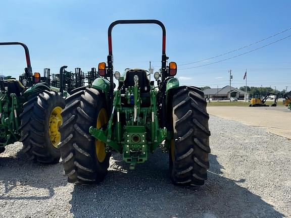 Image of John Deere 5075M equipment image 3