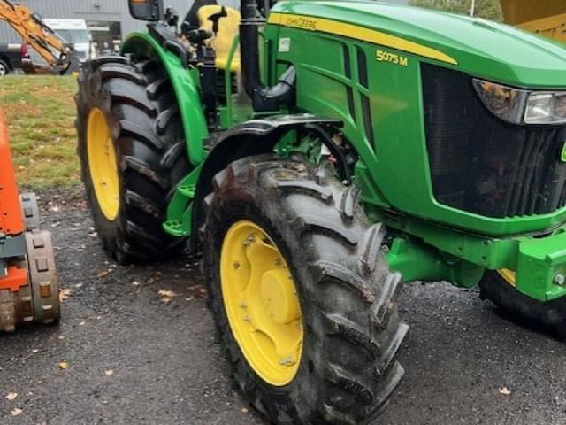 Image of John Deere 5075M equipment image 1