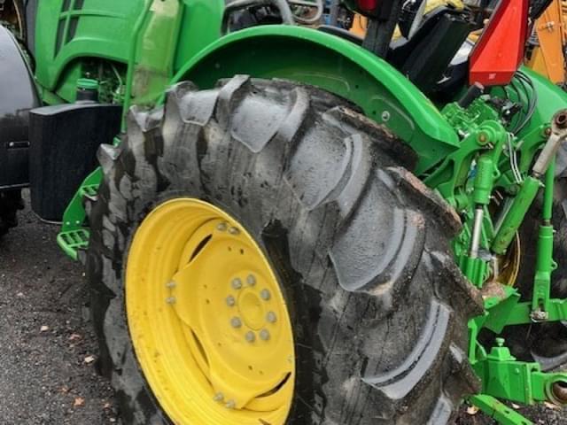 Image of John Deere 5075M equipment image 2