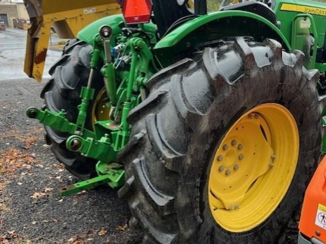 Image of John Deere 5075M equipment image 3