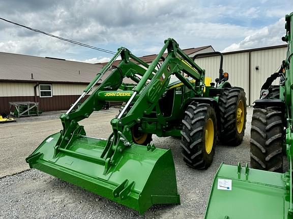 Image of John Deere 5075M equipment image 2