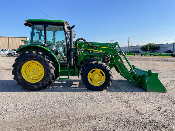 Image of John Deere 5075M equipment image 3