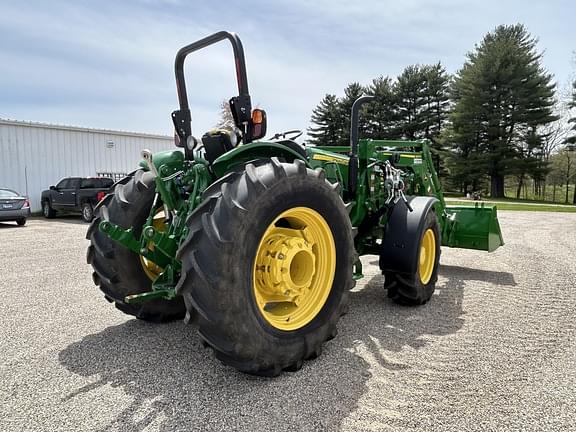Image of John Deere 5075M equipment image 4