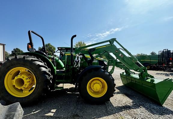 Image of John Deere 5075M equipment image 2