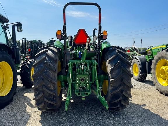 Image of John Deere 5075M equipment image 4