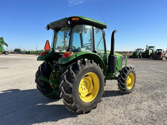 Image of John Deere 5090E equipment image 4