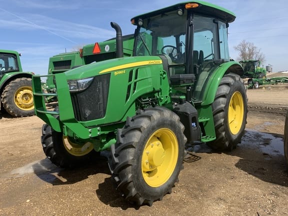 Main image John Deere 5090E