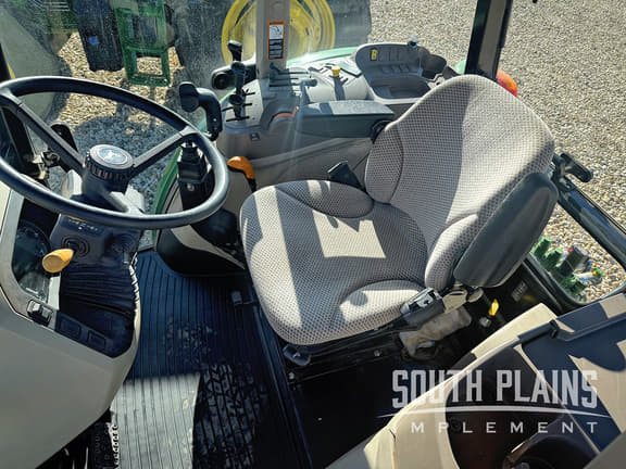 Image of John Deere 5090E equipment image 4