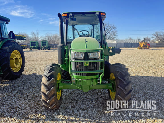 Image of John Deere 5090E equipment image 2