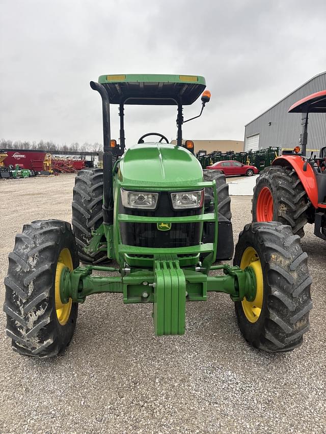 Image of John Deere 5090E equipment image 1