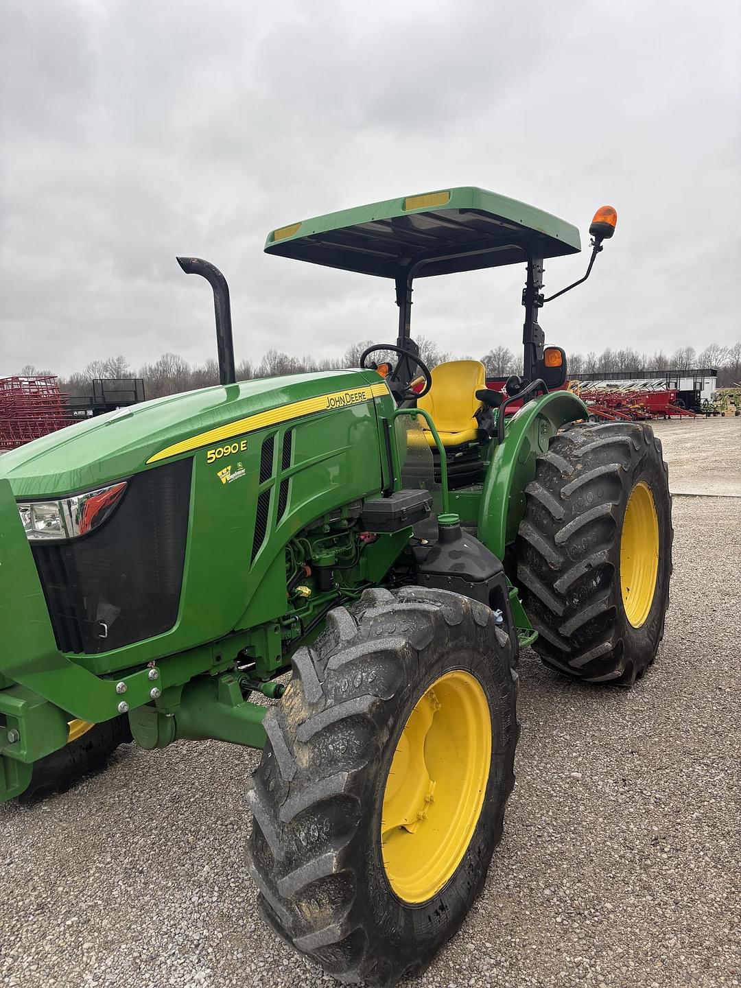 Image of John Deere 5090E Primary image