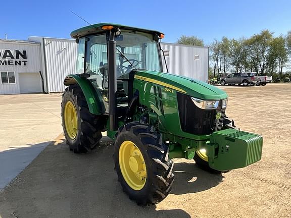 Image of John Deere 5090E equipment image 2