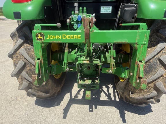 Image of John Deere 5090E equipment image 3