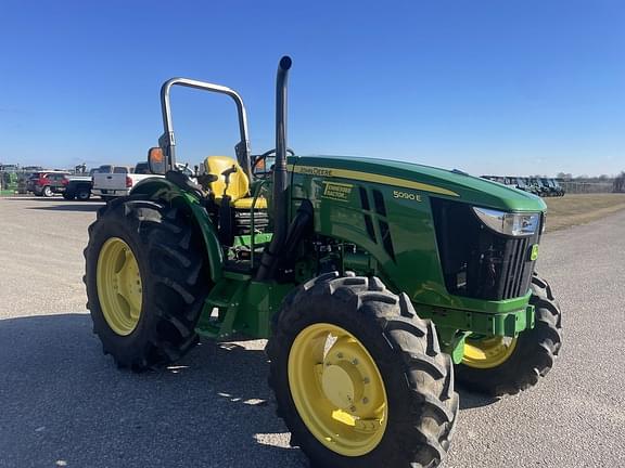 Image of John Deere 5090E equipment image 1