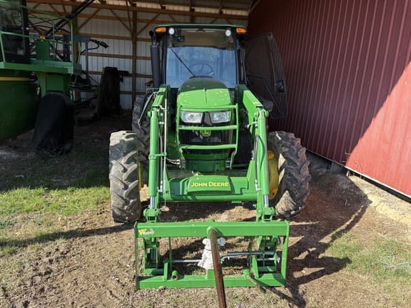 Image of John Deere 5090E equipment image 3