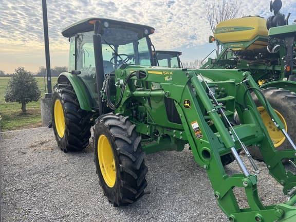 Image of John Deere 5090E equipment image 1