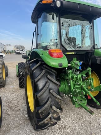 Image of John Deere 5090E equipment image 3