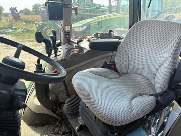 Image of John Deere 5090E equipment image 2