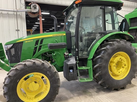 Main image John Deere 5090E