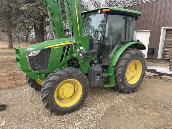 Main image John Deere 5090E