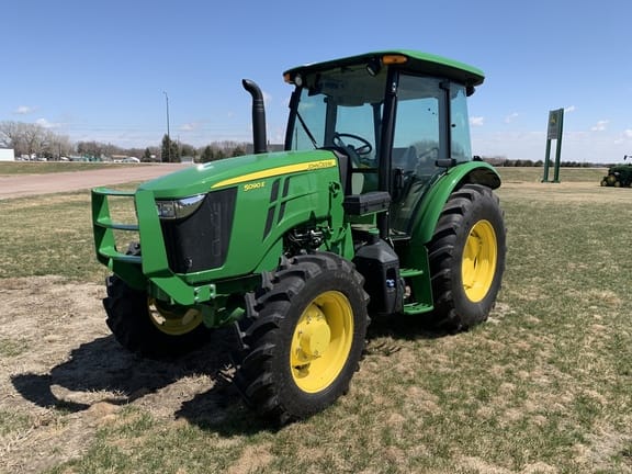 Main image John Deere 5090E