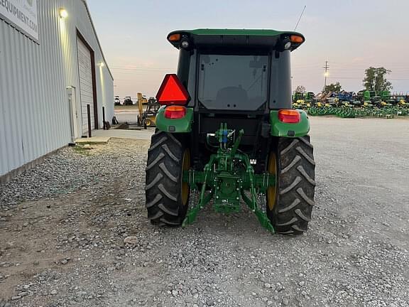 Image of John Deere 5090E equipment image 3