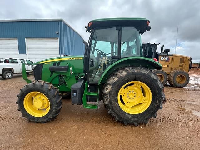 Image of John Deere 5090E equipment image 4