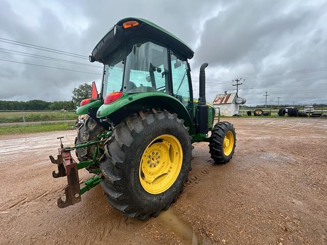 Image of John Deere 5090E equipment image 2