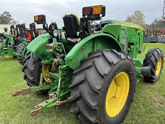 Image of John Deere 5090EL equipment image 4