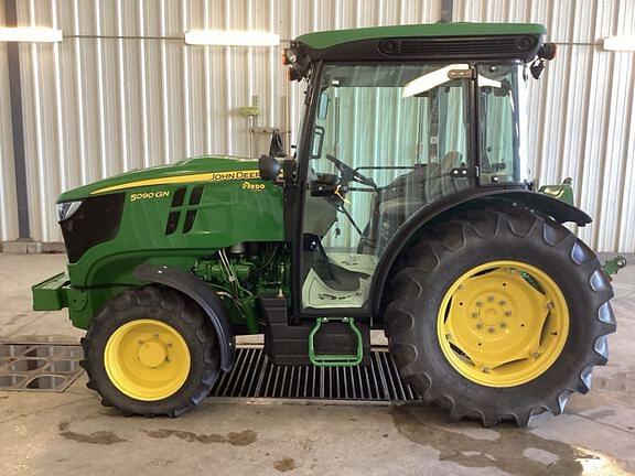 Image of John Deere 5090GN equipment image 1