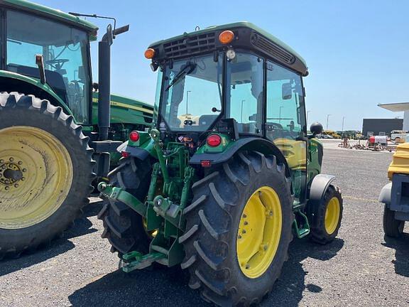 Image of John Deere 5090GN equipment image 2