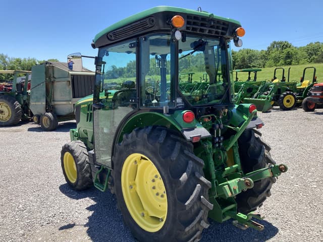 Image of John Deere 5090GN equipment image 2