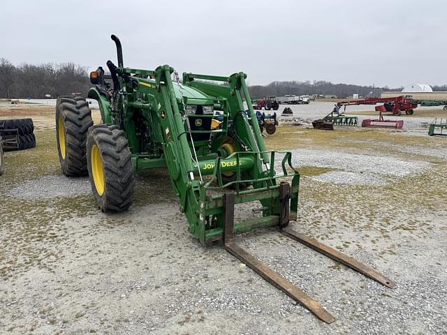 Image of John Deere 5090M equipment image 2