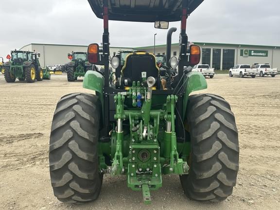 Image of John Deere 5090M equipment image 3