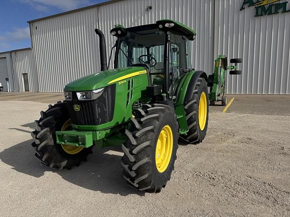 Image of John Deere 5090M equipment image 3