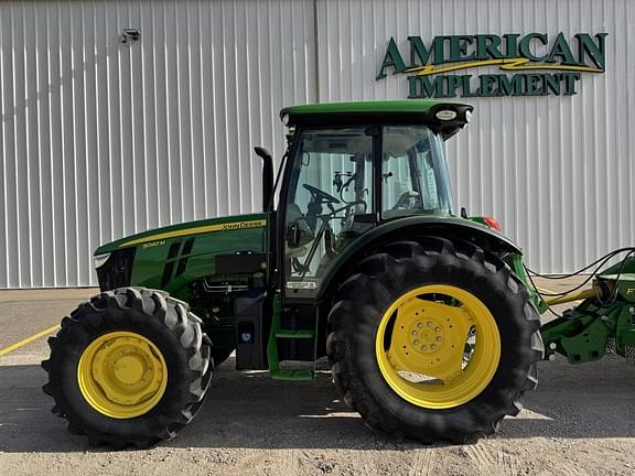 Image of John Deere 5090M equipment image 4