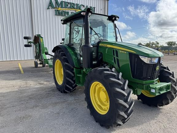 Image of John Deere 5090M equipment image 1