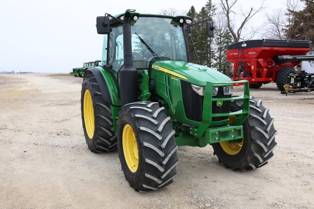 Image of John Deere 5090M equipment image 4