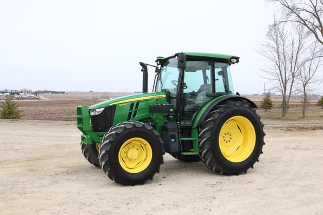 Image of John Deere 5090M equipment image 1