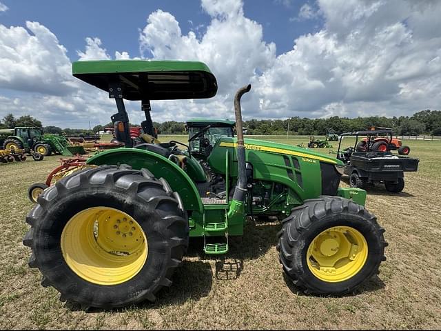 Image of John Deere 5090M equipment image 4