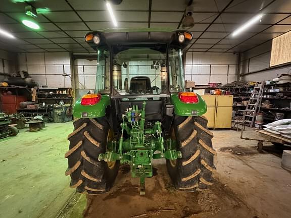 Image of John Deere 5100E equipment image 4