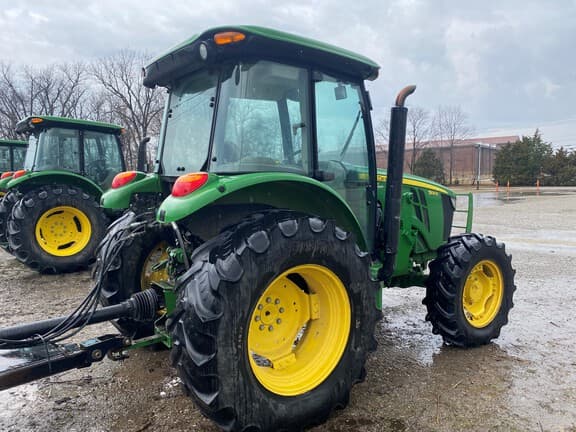 Image of John Deere 5100E equipment image 4