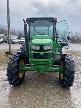Image of John Deere 5100E equipment image 4