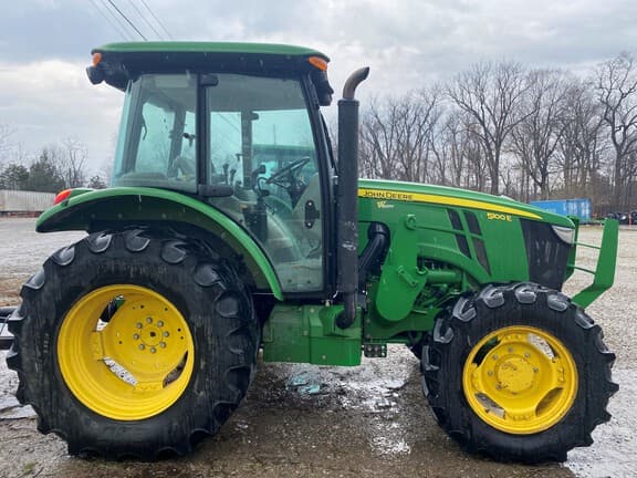Image of John Deere 5100E equipment image 3