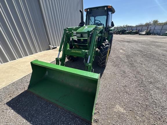 Image of John Deere 5100E equipment image 4